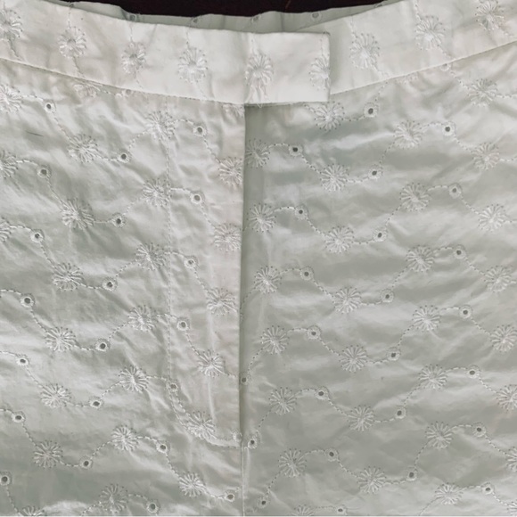 Vintage Tommy Hilfiger Ivory Eyelet, Lined Shorts, Size 4 - Picture 3 of 11